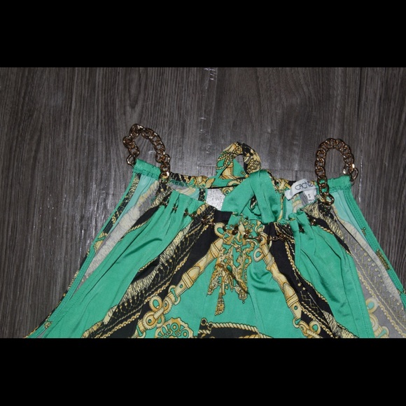 Elegant Silk Top with Chain Details - Picture 2 of 4